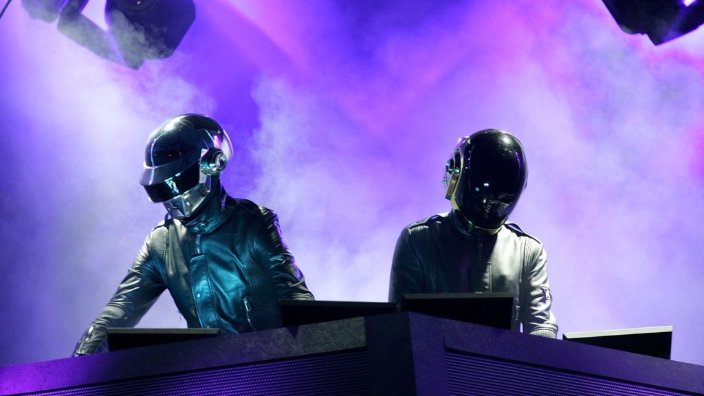 Daft Punk, Homework on Vinyl'i yeniden yayınlıyor, Nadir Bir Konseri Şimdi, Sadece Bir Kez Yayınlıyor