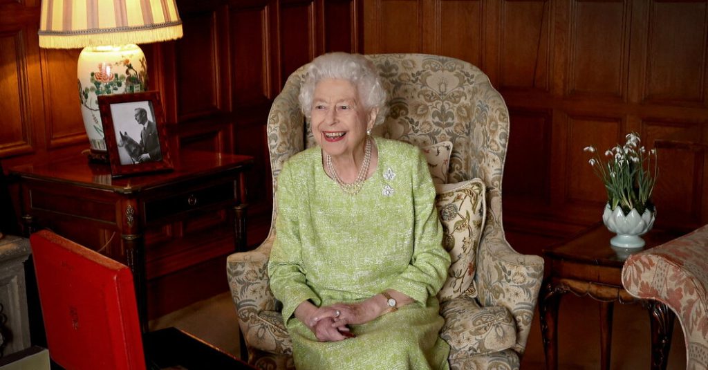 Kraliçe Elizabeth'in koronavirüs testi pozitif çıktı