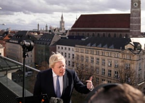 İngiltere Başbakanı Boris Johnson, hafta sonu Münih Güvenlik Konferansı sırasında medyaya bilgi verdi.