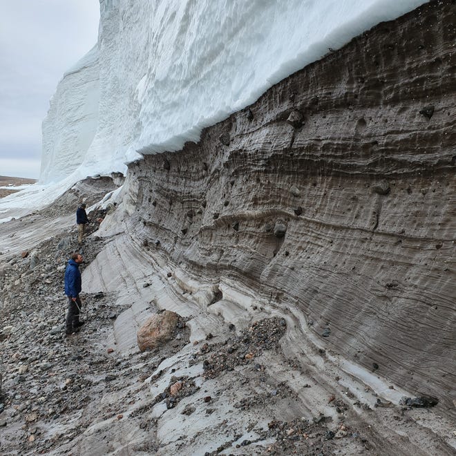 2019'da Grönland Buz Tabakası'nın kenarındaki saha çalışmasından bir görüntü.