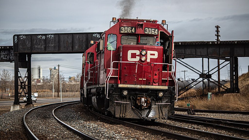 Kanada CP Demiryolları demiryolunu kapattı, işçiler grev yaptı
