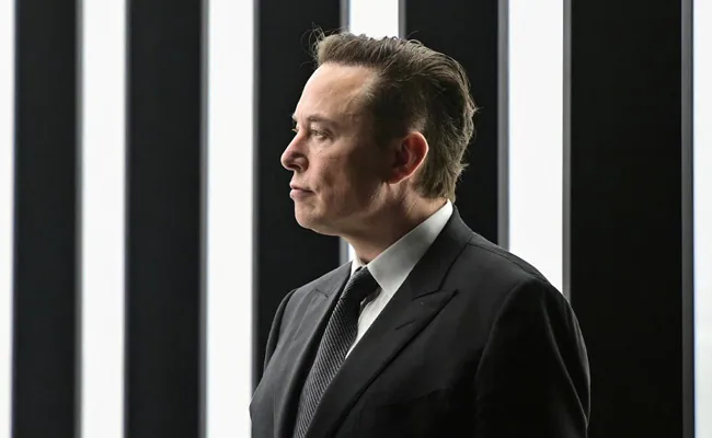 Elon Musk sağlıklı kalmak istediğini ancak ölümden korkmadığını söyledi.