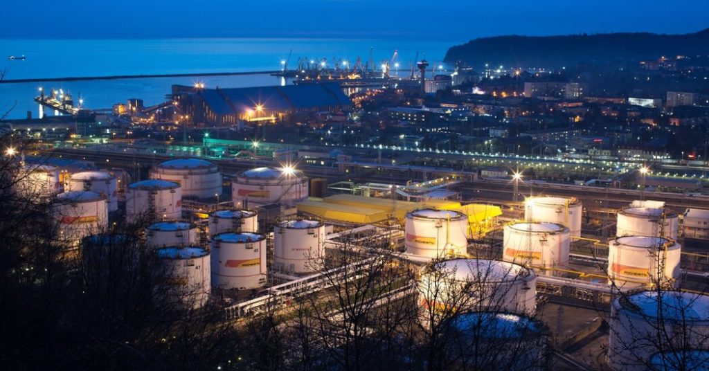 OPEC ve Rusya, Ukrayna'daki savaşla karşı karşıya kalacak ve petrol piyasasını kızdıracak