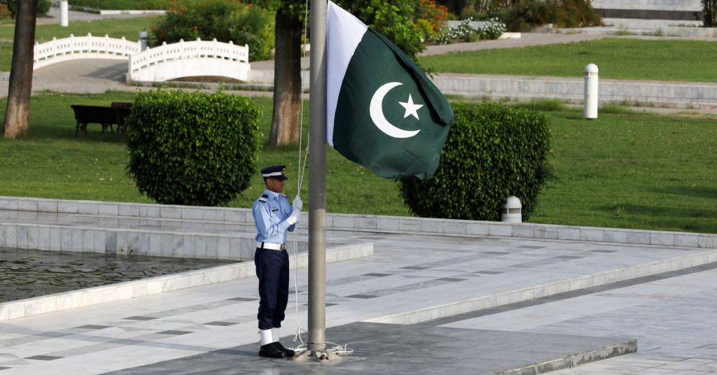 Pakistan, baş düşmanı Hindistan'ı UFO konusunda uyardı