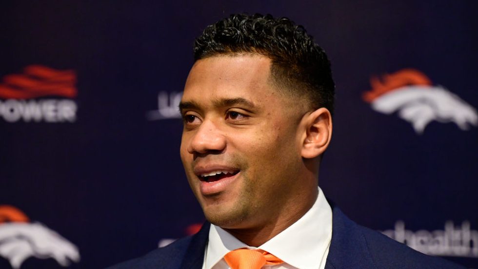 Takım arkadaşları, Russell Wilson’ın Broncos kaptanı olmak için zaman kaybetmediğini söylüyor.