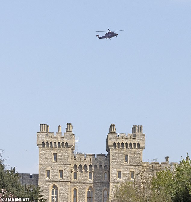 Windsor'dan Ayrılmak: Kraliçe bu sabah helikopterle Norfolk Malikanesi'ne uçtu