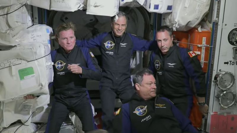 SpaceX astronotlarının tüm özel görevi bir haftalık gecikmeden sonra eve dönüyor