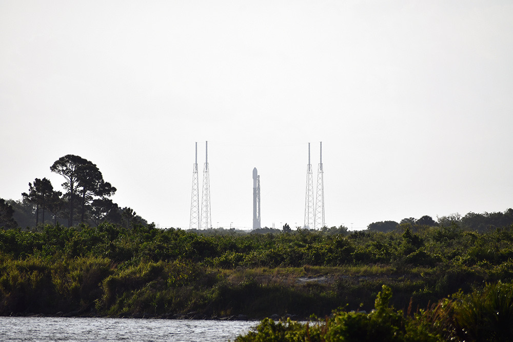 SpaceX, 53 diğer Starlink uydusu ile lansmanını geri sayıyor - Spaceflight Now