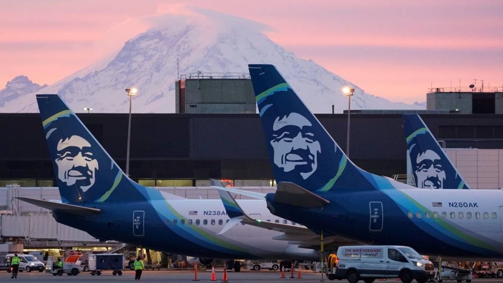 Alaska Airlines 120’den fazla uçuşunu iptal etti, hafta sonu kesintileri konusunda uyardı – KIRO 7 News Seattle