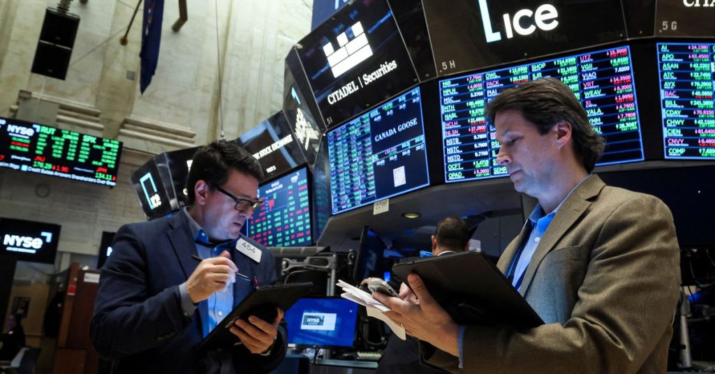 Büyük büyüme stokları yükseldikçe Wall Street yükseliyor, Twitter yükseliyor