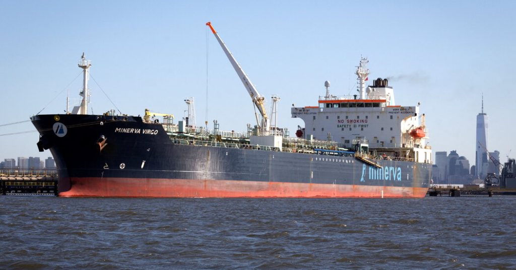 Dev bir tankerin dönüşü Rus petrol piyasasındaki baskıyı ortaya koyuyor