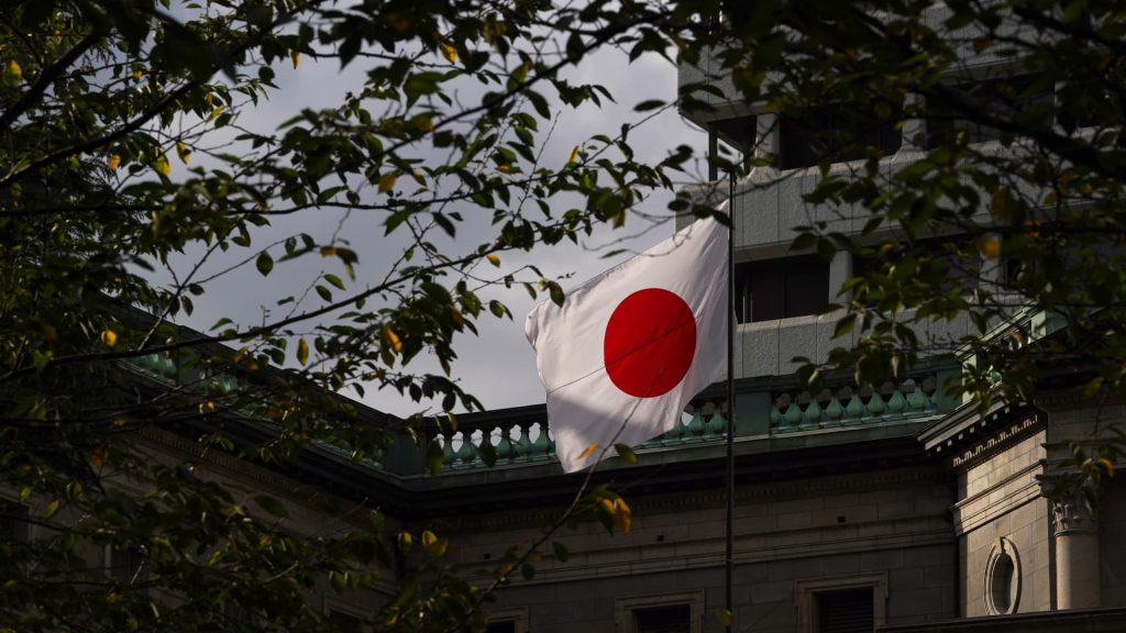 Japonya Merkez Bankası eski bakan yardımcısı, yenin dolar karşısında 130'u aşması durumunda 'endişe duyacağını' söyledi