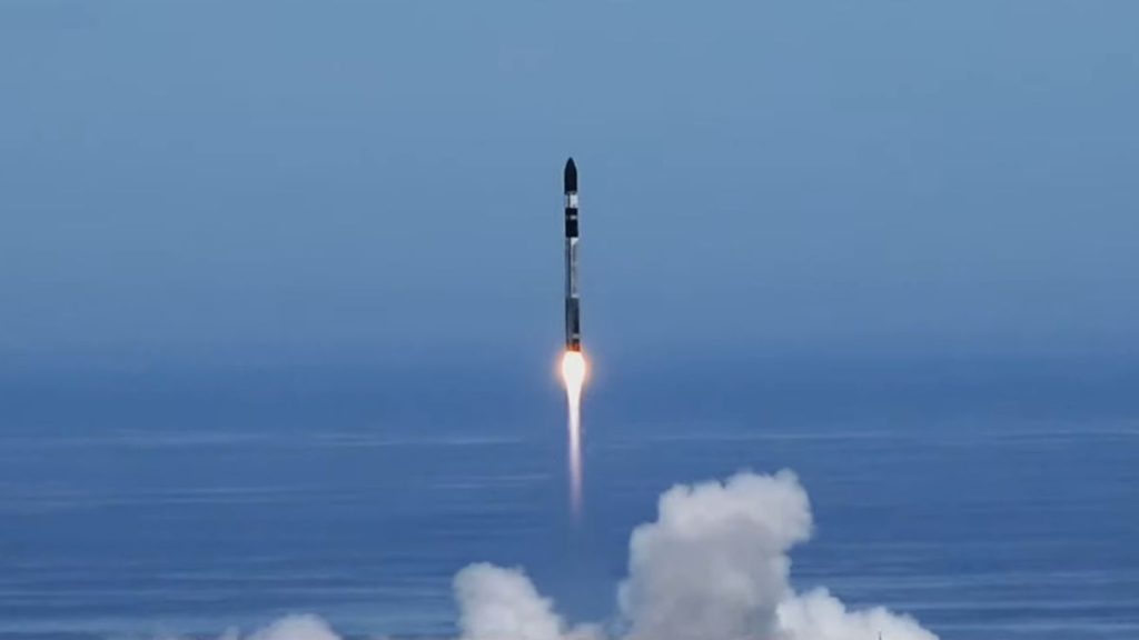 Rocket Lab’in bugün yörüngeye 2 BlackSky uydusu fırlatmasını izleyin