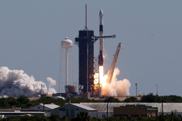 SpaceX ve NASA'nın uzay istasyonuna ilk özel lansmanından öne çıkanlar