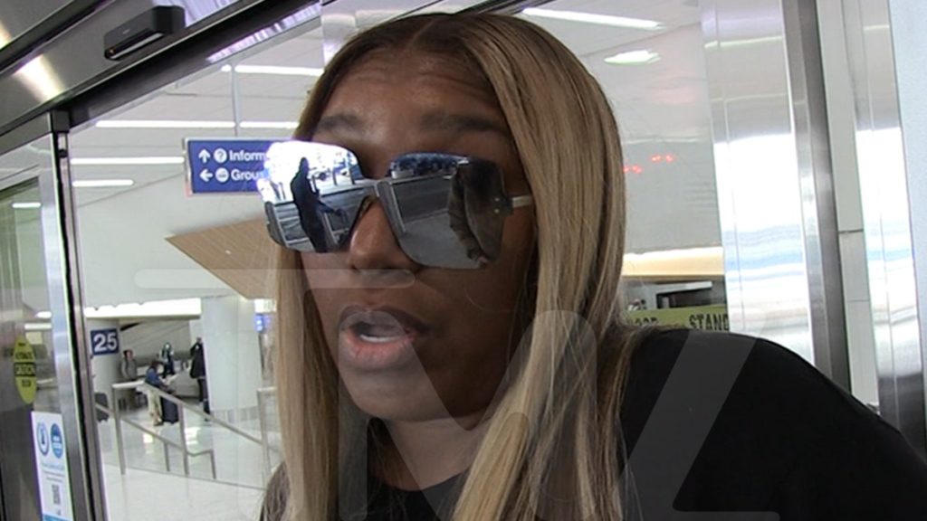 NeNe Leakes, RHOA yöneticileri tarafından kara listeye alındığını iddia ediyor