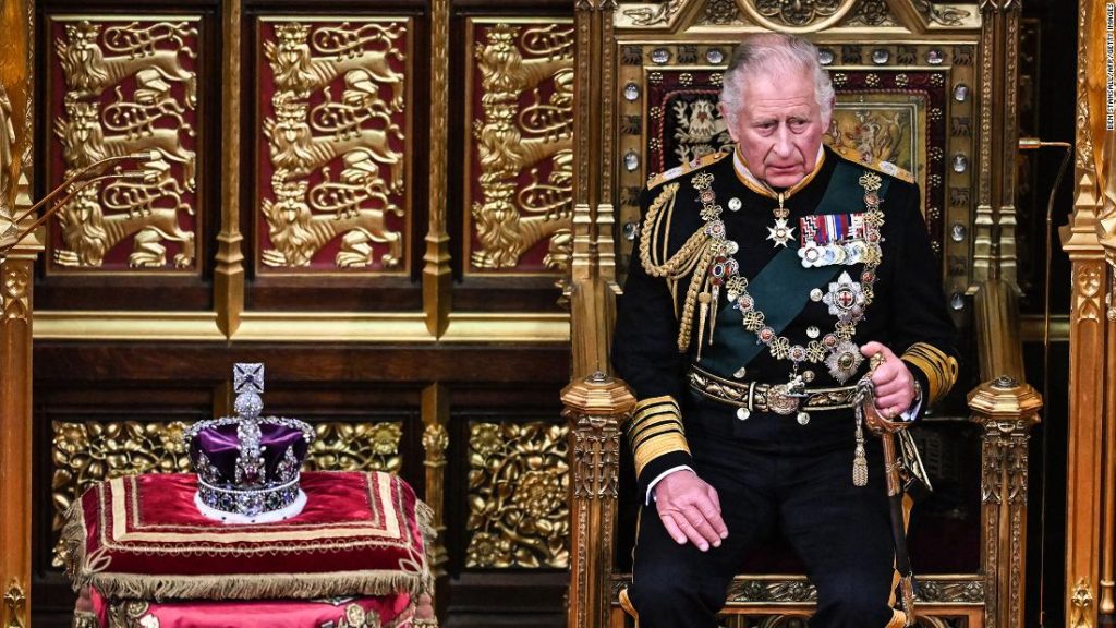 Prens Charles ilk kez Kraliçe'nin konuşmasını yaptı