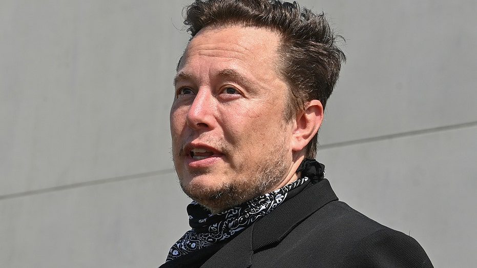Tesla CEO'su Elon Musk, Biden yönetimi ile savaşta