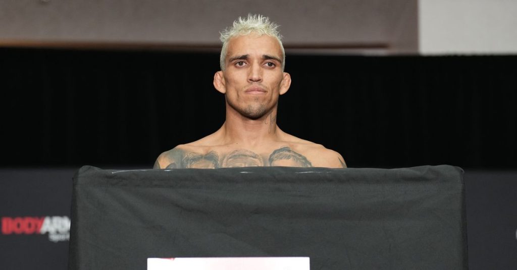 Dana White: UFC, Charles Oliveira 'kabus' tarttıktan sonra terazi için güvenlik görevlisi tutacak
