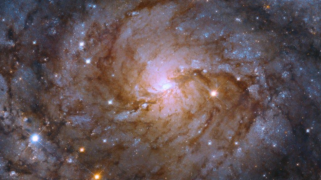 Hubble Teleskobu Samanyolu'nun Arkasındaki "Gizli Galaksiyi" Gözlemliyor