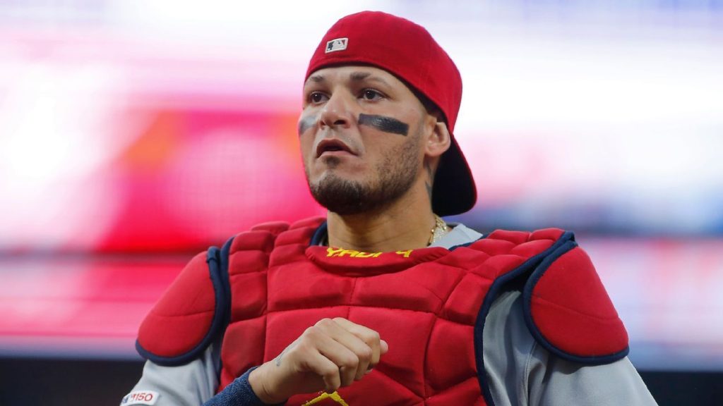 Louis Cardinals, yakalayıcı Yadier Molina'yı yas listesine koydu, Stephen Matz 15 Days of IL'de