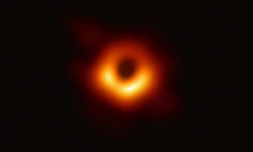 Başka bir kara delik, M87*,