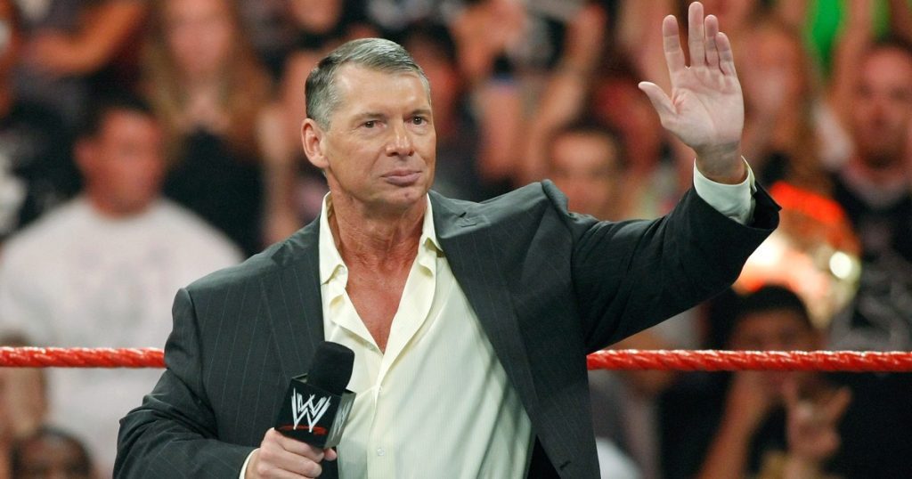 WWE'den Vince McMahon, görevi kötüye kullanma soruşturması sırasında liderlik pozisyonundan ayrıldı
