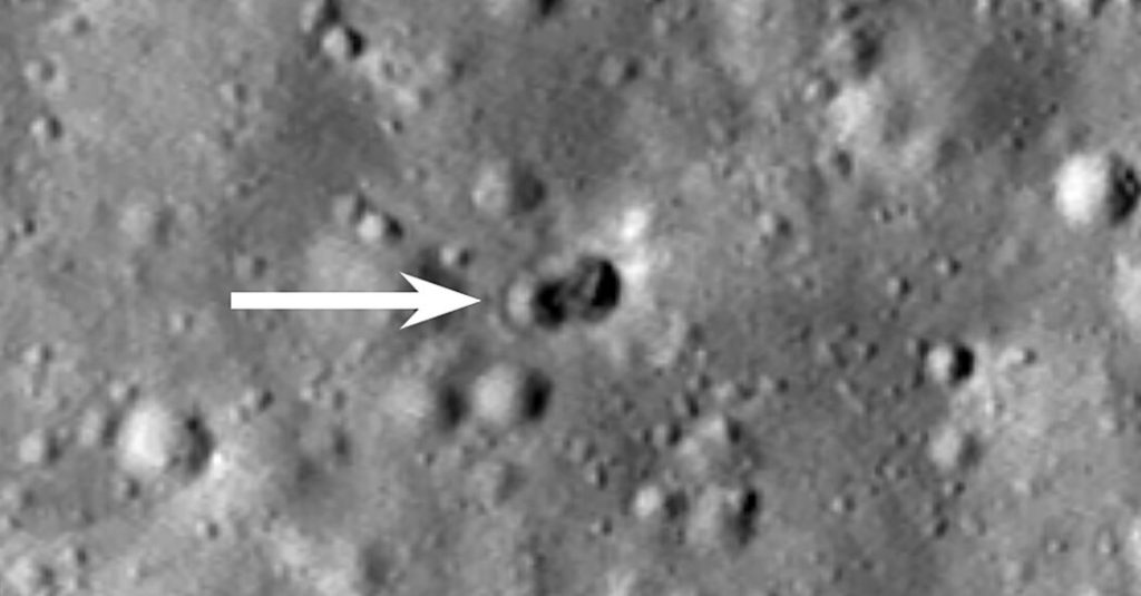 Ay yüzeyinde iki yeni krater buldular ve yeni bir gizem keşfettiler