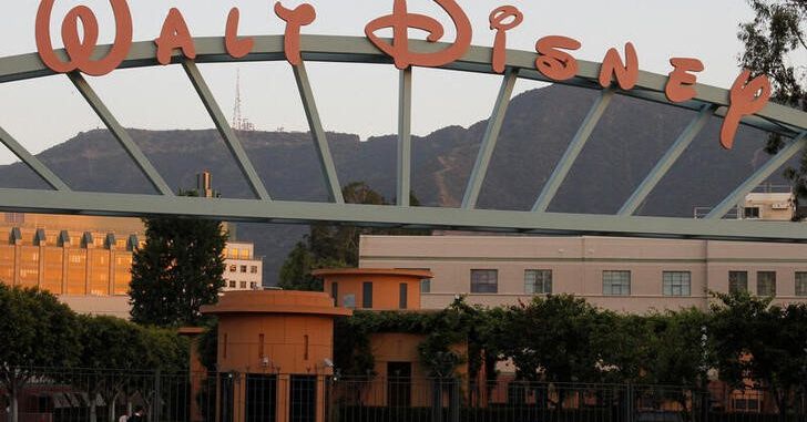 Disney ve diğer ABD şirketleri Rowe'un kararından sonra kürtaj seyahat avantajları sunuyor