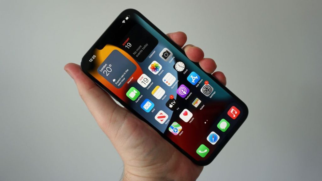 İPhone 14'ün OLED ekranları rakip Samsung'dan gelme eğiliminde