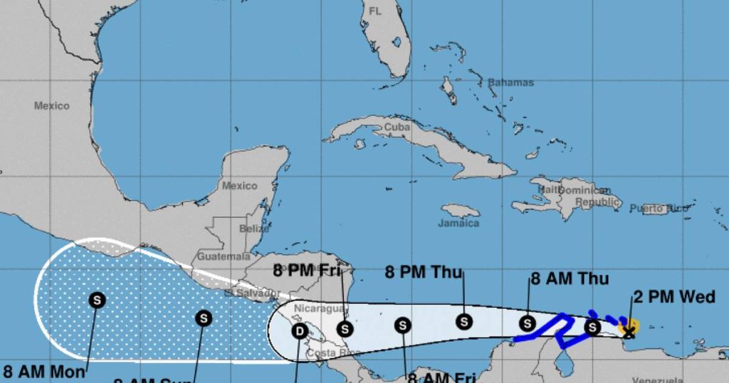 Tropikal türbülans Karayipler üzerinde daha iyi bir organizasyon gösterir;  Tropik Fırtına Bonnie yakında bekleniyor - Orlando Sentinel