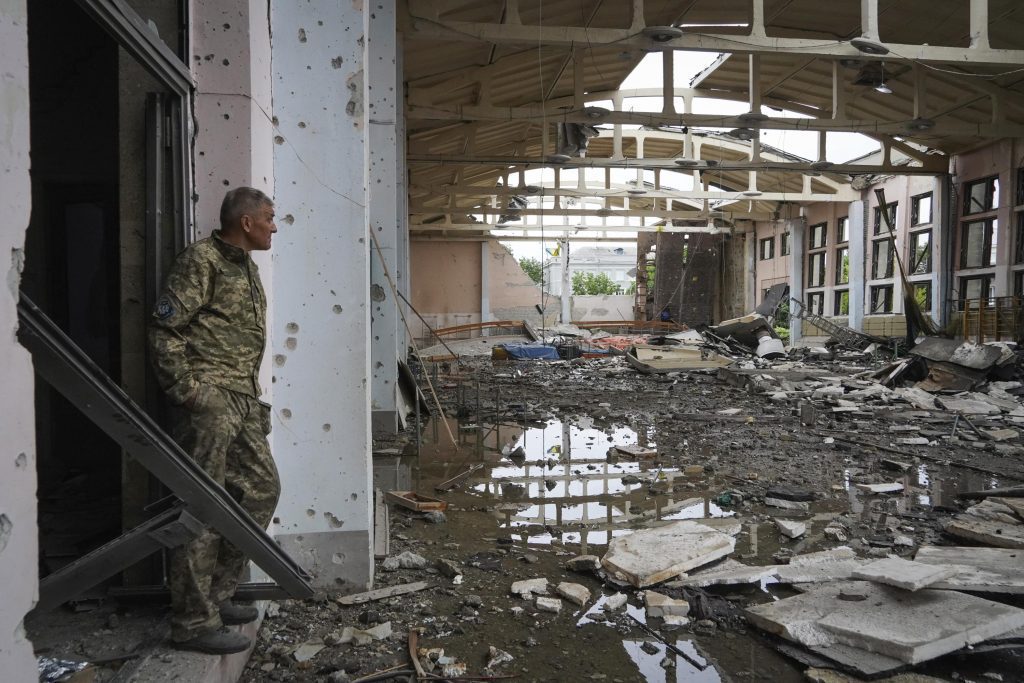 Ukrayna ordusu, tahkim edilmiş mevziler için harap şehri terk etti