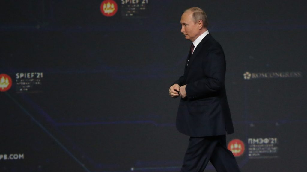 Vladimir Putin'in St. Petersburg'daki "Rus Davos" Ekonomik Forumu gerçekten de büyük ve üzücü bir karmaşa
