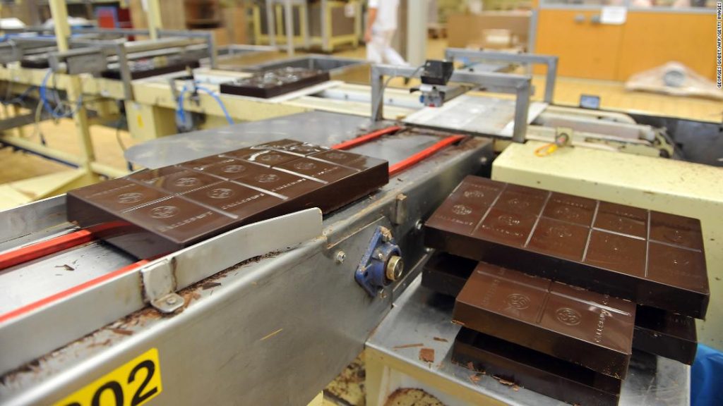 Salmonella: Dünyanın en büyük çikolata fabrikası olan Barry Callebaut salgın nedeniyle kapanıyor