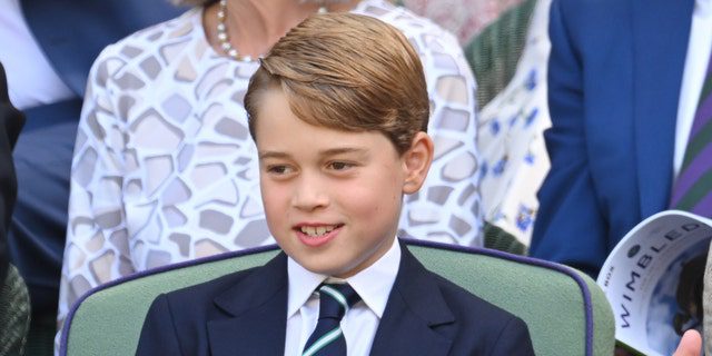 Cambridge Prensi George, 10 Temmuz 2022'de Londra, İngiltere'de düzenlenen All England Lawn Tennis and Croquet Club'da tek erkekler Wimbledon finaline katılıyor. 