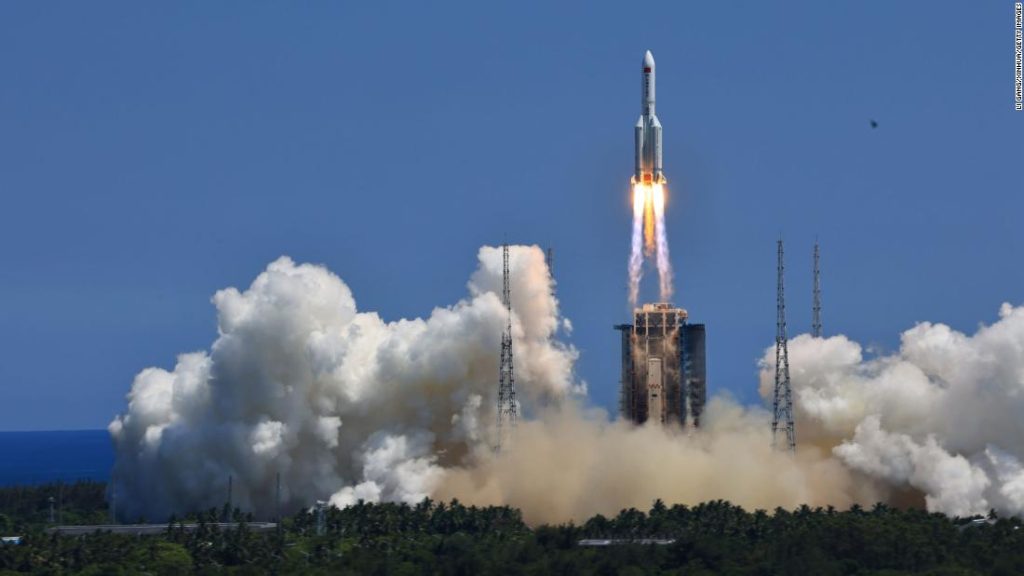21 tonluk Çin roketi, uzay istasyonunun fırlatılmasından sonra Dünya'ya düşecek