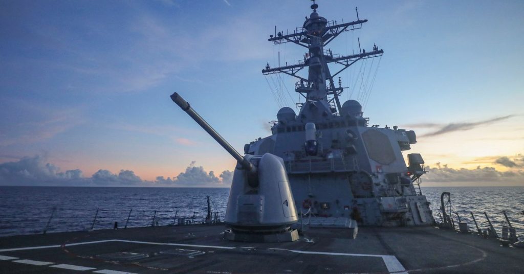 Çin, tartışmalı adaların yakınında seyreden ABD destroyerini "kaldırdığını" söyledi