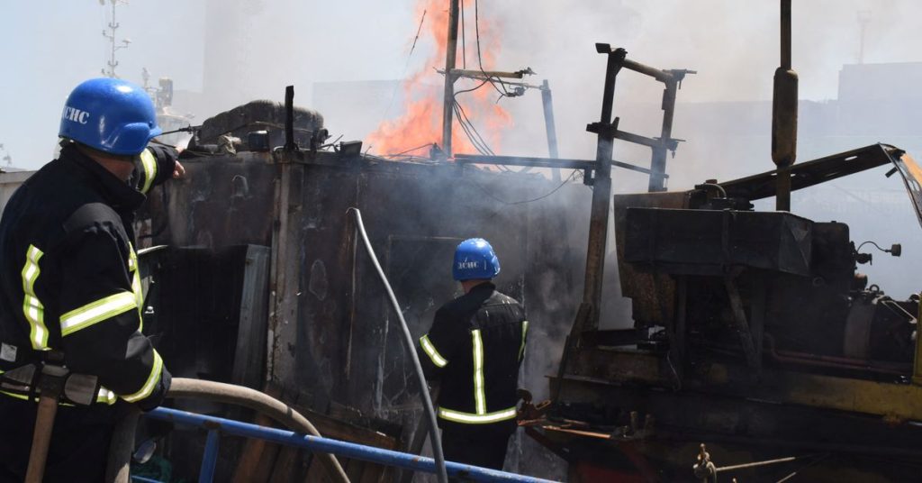 Ukrayna, Rusya’nın Odessa’daki grevine rağmen tahıl ihracatına devam edecek