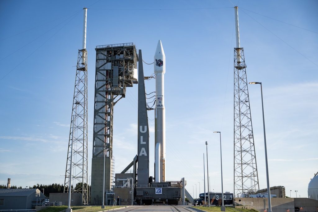 Atlas 5 roketi şafakta Cape Canaveral'dan havalandı - Spaceflight Now