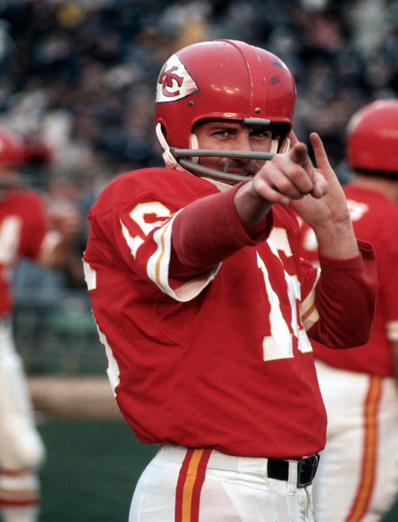 Kansas City Chiefs'ten Lynn Dawson, Kansas City'deki 1969 NFL futbol maçı sırasında görünüyor.