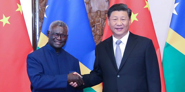 Çin Devlet Başkanı Xi Jinping, 9 Ekim 2019'da Pekin'de Solomon Adaları Başbakanı Manasseh Sogavary ile bir araya geldi.