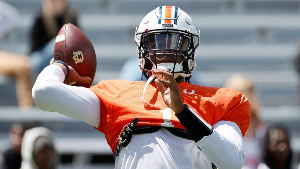 Auburn Tigers, QB TJ Finley’i polisten kaçmaya çalışmakla suçladı