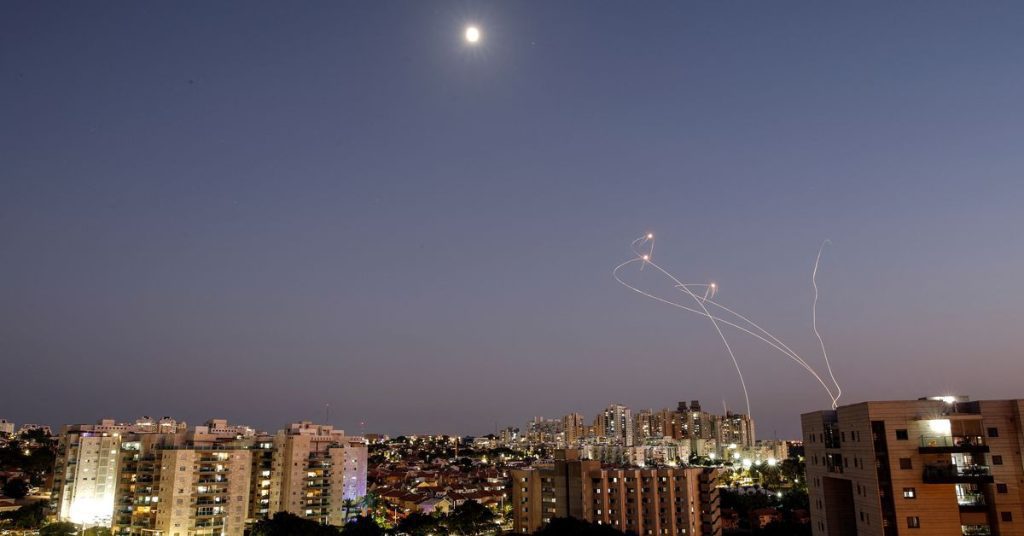İsrail ve Filistinliler Pazar gecesinden itibaren Gazze'de ateşkes ilan etti.