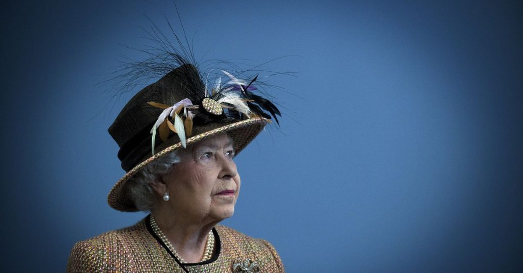 İngiltere Kraliçesi Elizabeth 96 yaşında bir İskoç evinde huzur içinde öldü.
