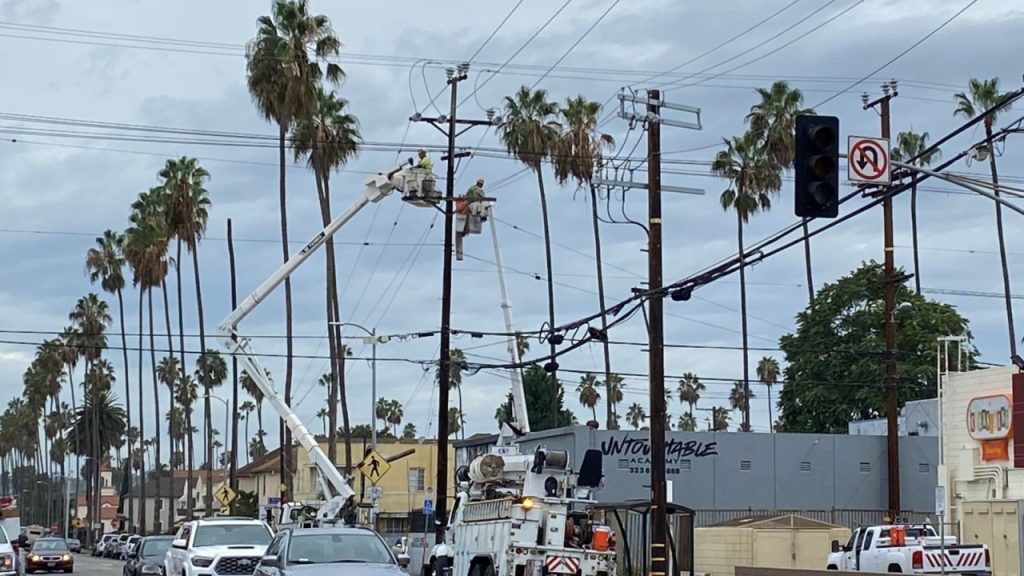 Los Angeles'ta elektriksiz binlerce LADWP müşterisi