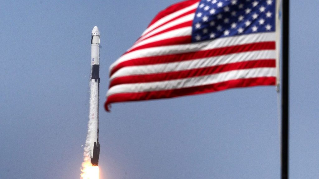 SpaceX, 5 astronot görevi için NASA ile 1.4 milyar dolarlık sözleşme kazandı