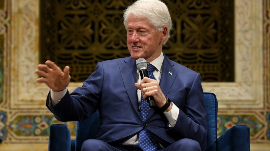 Geçmişe Dönüş: Bill Clinton, Bankman-Fried ile 3.000 Dolarlık Bahamalar Shindig'de Telefonu Kapattı, Düzenlemelerden "Zararı Yok" Çağrısında Bulundu