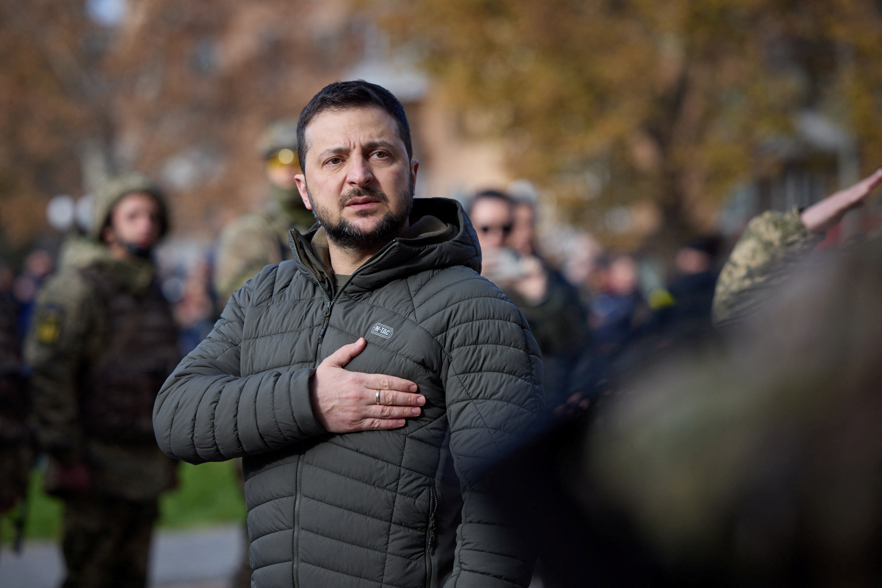 Ukrayna Devlet Başkanı Volodymyr Zelensky, Herson ziyaretinde İstiklal Marşı'nı söyledi.