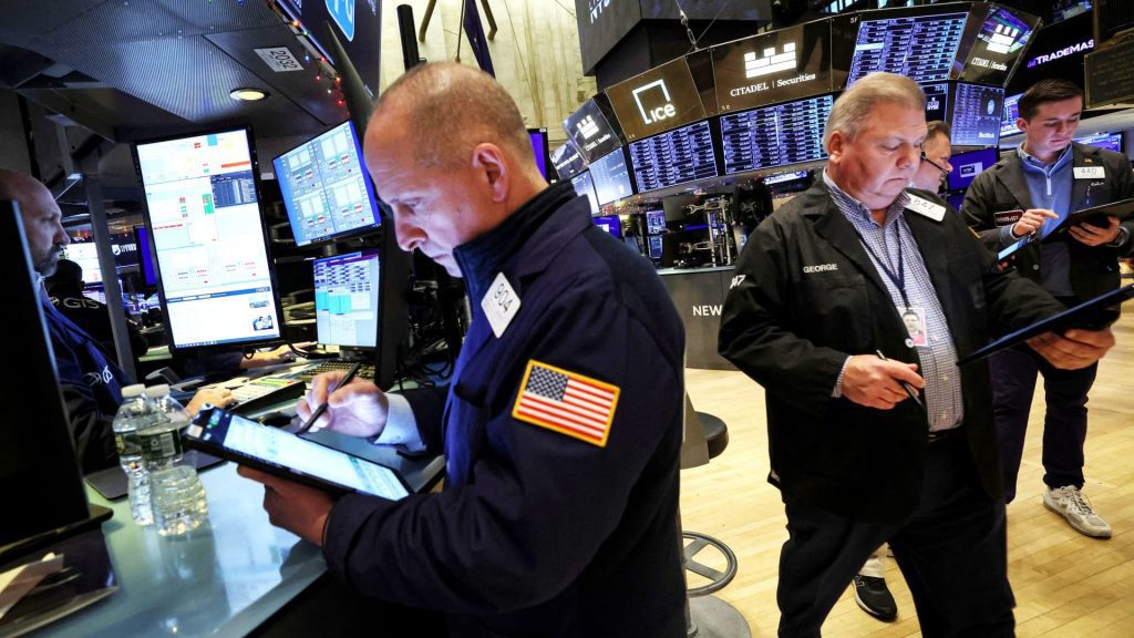 Wall Street, Powell'ın ekonomiyle ilgili konuşmasını beklerken S&P 500 vadeli işlemleri sakin