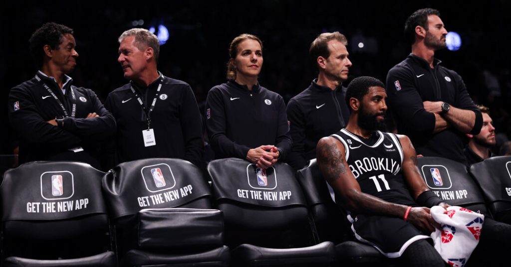 Nets, Kyrie Irving'in özrünün yeterli olmadığını ve Nike bağları askıya aldığını söylüyor