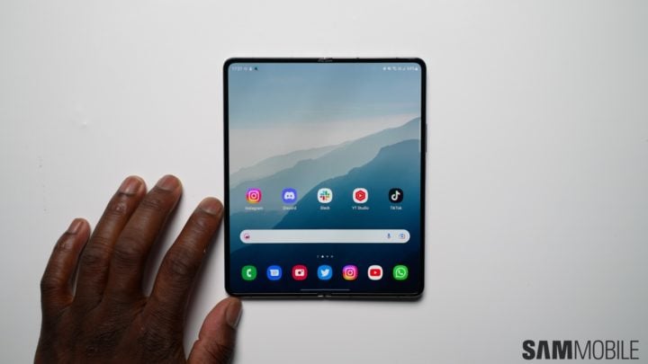 Samsung, gelecekteki Galaxy Z Fold telefonlarına bir S Pen yuvası eklemeyi hedefliyor